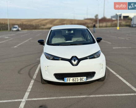 Белый Рено Зое, объемом двигателя 0 л и пробегом 112 тыс. км за 8900 $, фото 1 на Automoto.ua