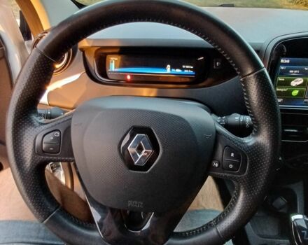 Білий Рено Зое, об'ємом двигуна 0 л та пробігом 101 тис. км за 11000 $, фото 14 на Automoto.ua