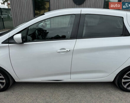 Белый Рено Зое, объемом двигателя 0 л и пробегом 140 тыс. км за 12000 $, фото 9 на Automoto.ua