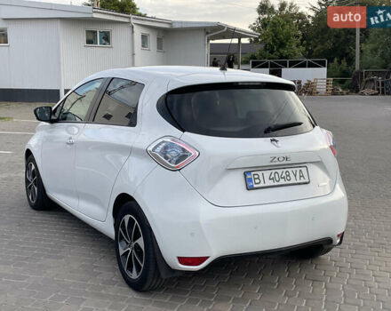 Белый Рено Зое, объемом двигателя 0 л и пробегом 84 тыс. км за 10300 $, фото 80 на Automoto.ua