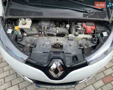Белый Рено Зое, объемом двигателя 0 л и пробегом 173 тыс. км за 9500 $, фото 9 на Automoto.ua