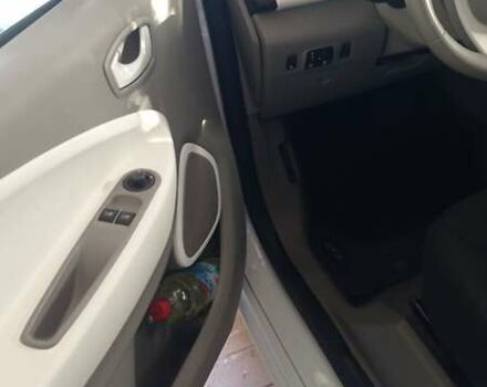 Білий Рено Зое, об'ємом двигуна 0 л та пробігом 80 тис. км за 8300 $, фото 4 на Automoto.ua