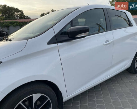 Белый Рено Зое, объемом двигателя 0 л и пробегом 84 тыс. км за 10300 $, фото 30 на Automoto.ua