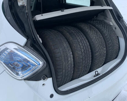 Білий Рено Зое, об'ємом двигуна 0 л та пробігом 159 тис. км за 8999 $, фото 38 на Automoto.ua