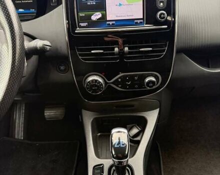 Белый Рено Зое, объемом двигателя 0 л и пробегом 62 тыс. км за 10350 $, фото 9 на Automoto.ua