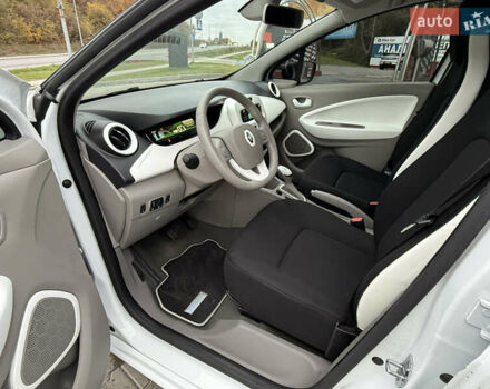 Белый Рено Зое, объемом двигателя 0 л и пробегом 11 тыс. км за 10499 $, фото 10 на Automoto.ua