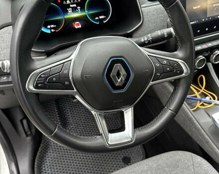 Білий Рено Зое, об'ємом двигуна 0 л та пробігом 77 тис. км за 13000 $, фото 14 на Automoto.ua