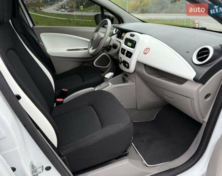 Белый Рено Зое, объемом двигателя 0 л и пробегом 11 тыс. км за 10499 $, фото 11 на Automoto.ua