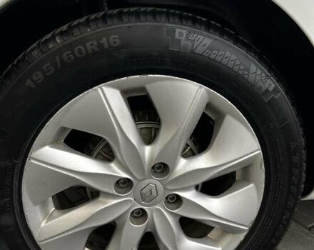 Білий Рено Зое, об'ємом двигуна 0 л та пробігом 109 тис. км за 8900 $, фото 15 на Automoto.ua