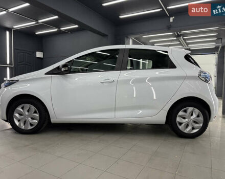 Белый Рено Зое, объемом двигателя 0 л и пробегом 21 тыс. км за 9950 $, фото 3 на Automoto.ua