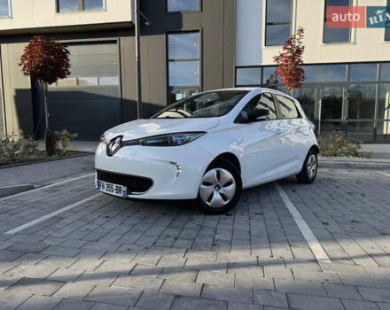 Белый Рено Зое, объемом двигателя 0 л и пробегом 67 тыс. км за 9500 $, фото 6 на Automoto.ua