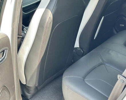 Білий Рено Зое, об'ємом двигуна 0 л та пробігом 90 тис. км за 13800 $, фото 12 на Automoto.ua