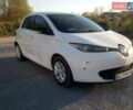 Белый Рено Зое, объемом двигателя 0 л и пробегом 137 тыс. км за 10000 $, фото 1 на Automoto.ua