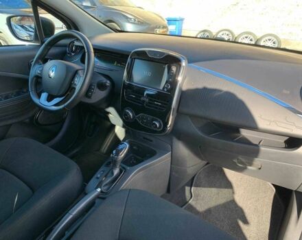 Белый Рено Зое, объемом двигателя 0 л и пробегом 62 тыс. км за 9399 $, фото 20 на Automoto.ua