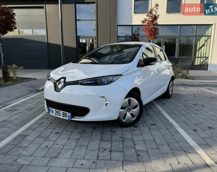 Белый Рено Зое, объемом двигателя 0 л и пробегом 67 тыс. км за 9500 $, фото 2 на Automoto.ua