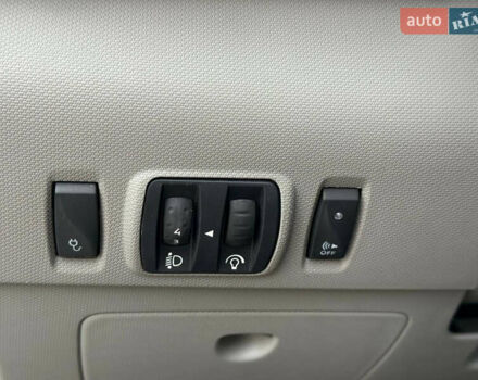 Белый Рено Зое, объемом двигателя 0 л и пробегом 38 тыс. км за 10200 $, фото 26 на Automoto.ua