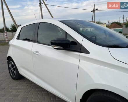Белый Рено Зое, объемом двигателя 0 л и пробегом 84 тыс. км за 10300 $, фото 39 на Automoto.ua