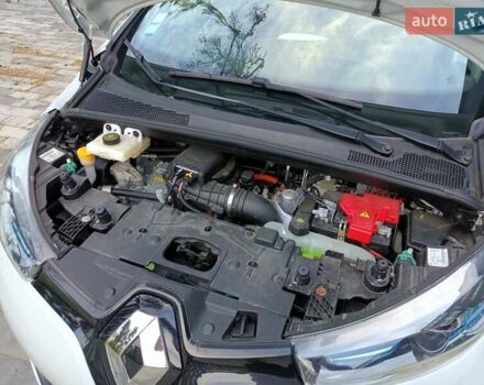 Белый Рено Зое, объемом двигателя 0 л и пробегом 19 тыс. км за 9950 $, фото 52 на Automoto.ua