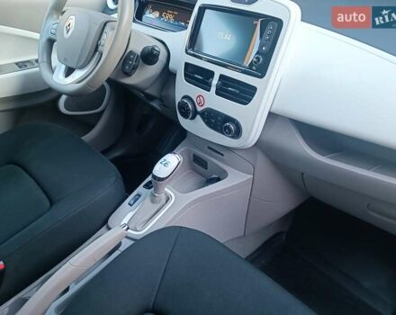 Рено Зое 2019 в Луцке на Automoto.ua Белый Рено Зое, объемом двигателя 0 л и пробегом 65 тыс. км за 10200 $, фото 57 на Automoto.ua