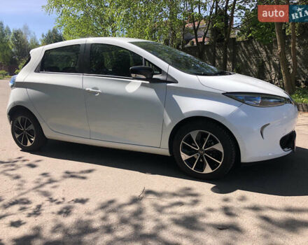 Білий Рено Зое, об'ємом двигуна 0 л та пробігом 50 тис. км за 9750 $, фото 3 на Automoto.ua