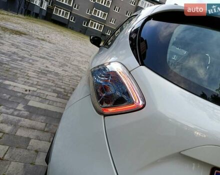 Белый Рено Зое, объемом двигателя 0 л и пробегом 19 тыс. км за 9950 $, фото 17 на Automoto.ua