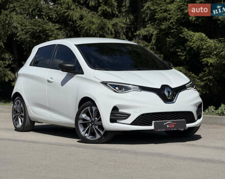 Белый Рено Зое, объемом двигателя 0 л и пробегом 44 тыс. км за 12999 $, фото 2 на Automoto.ua