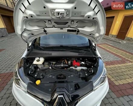 Білий Рено Зое, об'ємом двигуна 0 л та пробігом 70 тис. км за 12000 $, фото 25 на Automoto.ua