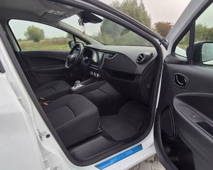 Білий Рено Зое, об'ємом двигуна 0 л та пробігом 25 тис. км за 11500 $, фото 13 на Automoto.ua