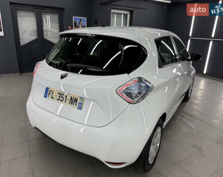 Белый Рено Зое, объемом двигателя 0 л и пробегом 53 тыс. км за 9900 $, фото 8 на Automoto.ua