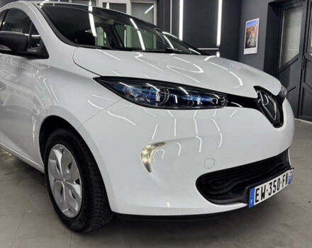 Белый Рено Зое, объемом двигателя 0 л и пробегом 47 тыс. км за 9200 $, фото 10 на Automoto.ua