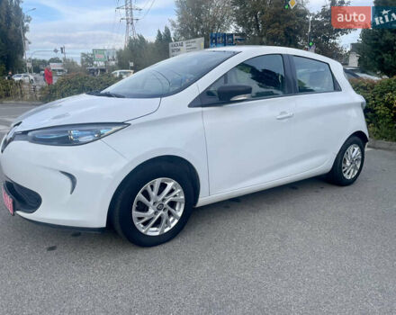 Белый Рено Зое, объемом двигателя 0 л и пробегом 145 тыс. км за 9700 $, фото 14 на Automoto.ua