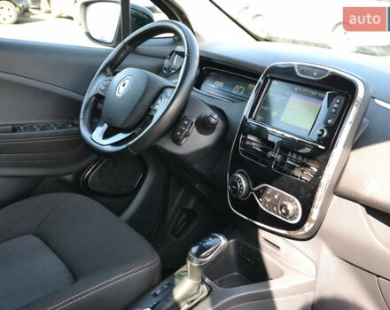 Білий Рено Зое, об'ємом двигуна 0 л та пробігом 80 тис. км за 9500 $, фото 24 на Automoto.ua