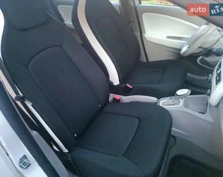 Рено Зое 2019 в Луцке на Automoto.ua Белый Рено Зое, объемом двигателя 0 л и пробегом 65 тыс. км за 10200 $, фото 48 на Automoto.ua