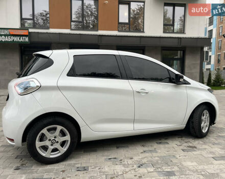 Белый Рено Зое, объемом двигателя 0 л и пробегом 48 тыс. км за 9950 $, фото 6 на Automoto.ua