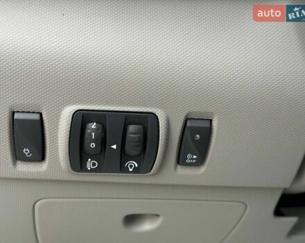 Белый Рено Зое, объемом двигателя 0 л и пробегом 60 тыс. км за 10300 $, фото 23 на Automoto.ua