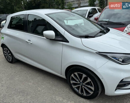 Белый Рено Зое, объемом двигателя 0 л и пробегом 140 тыс. км за 12000 $, фото 5 на Automoto.ua