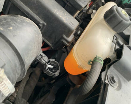 Белый Рено Зое, объемом двигателя 0 л и пробегом 159 тыс. км за 9200 $, фото 44 на Automoto.ua