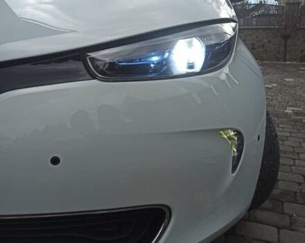 Белый Рено Зое, объемом двигателя 0 л и пробегом 48 тыс. км за 11850 $, фото 25 на Automoto.ua