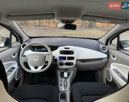Белый Рено Зое, объемом двигателя 0 л и пробегом 55 тыс. км за 9500 $, фото 10 на Automoto.ua