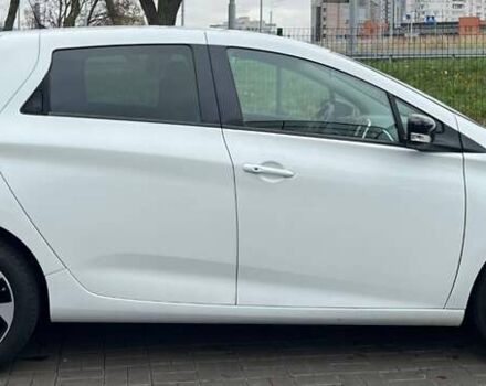 Белый Рено Зое, объемом двигателя 0 л и пробегом 93 тыс. км за 9999 $, фото 1 на Automoto.ua