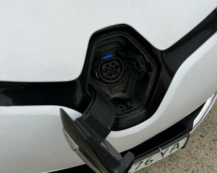 Белый Рено Зое, объемом двигателя 0 л и пробегом 140 тыс. км за 8550 $, фото 21 на Automoto.ua