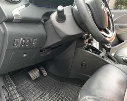 Белый Рено Зое, объемом двигателя 0 л и пробегом 173 тыс. км за 9500 $, фото 10 на Automoto.ua