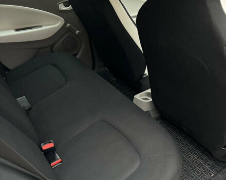 Белый Рено Зое, объемом двигателя 0 л и пробегом 140 тыс. км за 8550 $, фото 9 на Automoto.ua