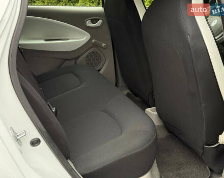 Белый Рено Зое, объемом двигателя 0 л и пробегом 38 тыс. км за 10200 $, фото 18 на Automoto.ua