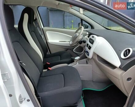 Белый Рено Зое, объемом двигателя 0 л и пробегом 19 тыс. км за 9950 $, фото 49 на Automoto.ua