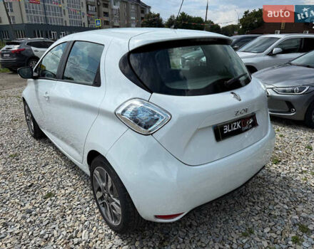 Белый Рено Зое, объемом двигателя 0 л и пробегом 69 тыс. км за 9450 $, фото 3 на Automoto.ua
