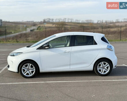 Белый Рено Зое, объемом двигателя 0 л и пробегом 112 тыс. км за 8900 $, фото 6 на Automoto.ua