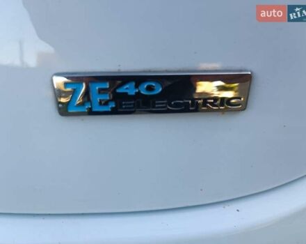 Рено Зое 2019 в Луцке на Automoto.ua Белый Рено Зое, объемом двигателя 0 л и пробегом 65 тыс. км за 10200 $, фото 43 на Automoto.ua