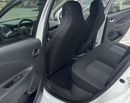 Білий Рено Зое, об'ємом двигуна 0 л та пробігом 103 тис. км за 9700 $, фото 11 на Automoto.ua