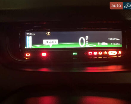 Белый Рено Зое, объемом двигателя 0 л и пробегом 159 тыс. км за 9200 $, фото 10 на Automoto.ua